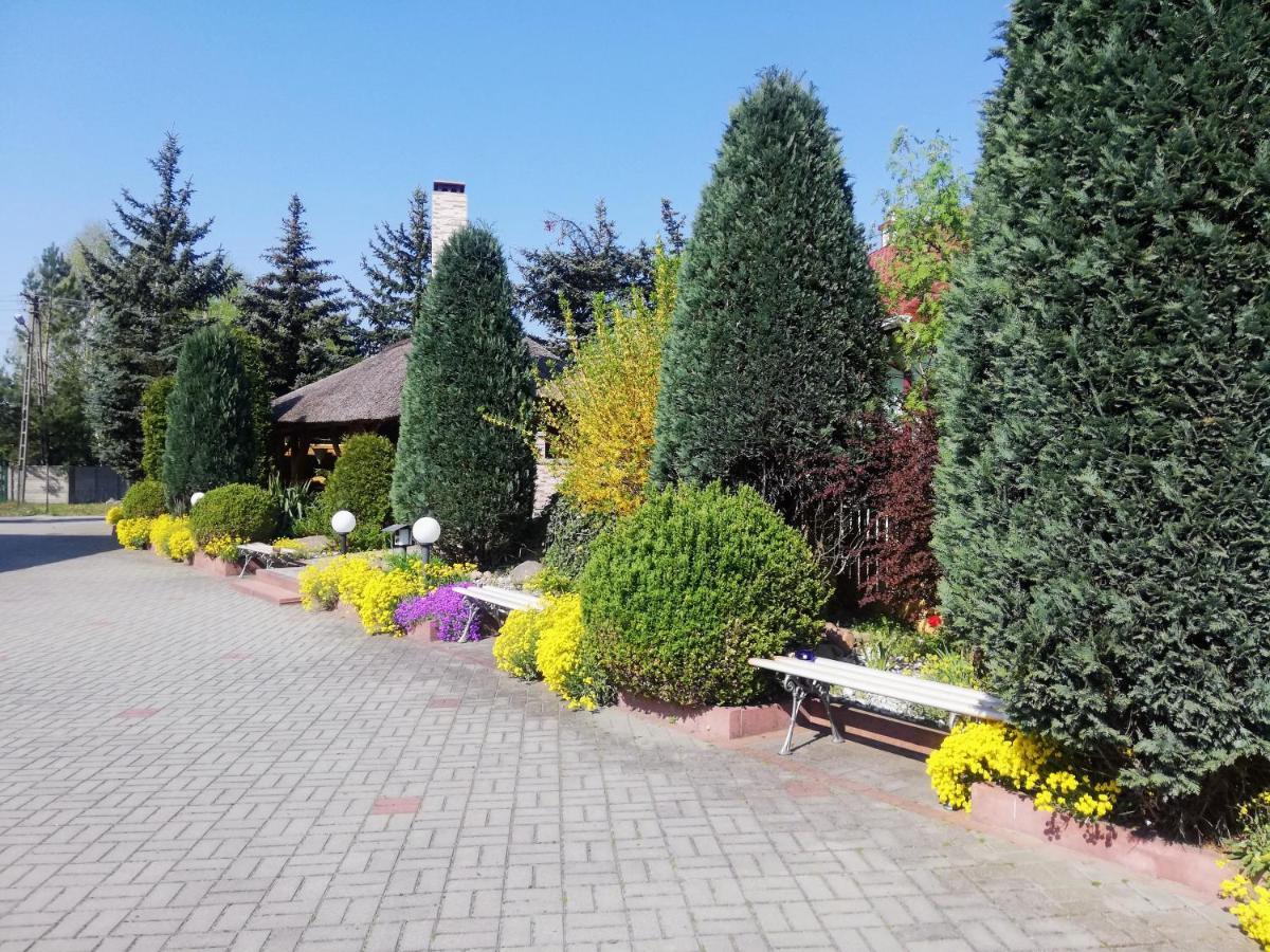 Noclegi I Restauracja Gracja Bełchatów Buitenkant foto