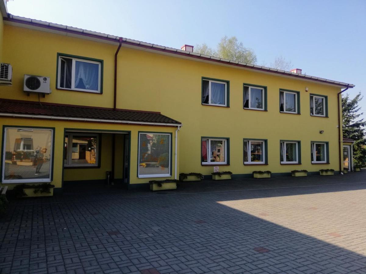 Noclegi I Restauracja Gracja Bełchatów Buitenkant foto